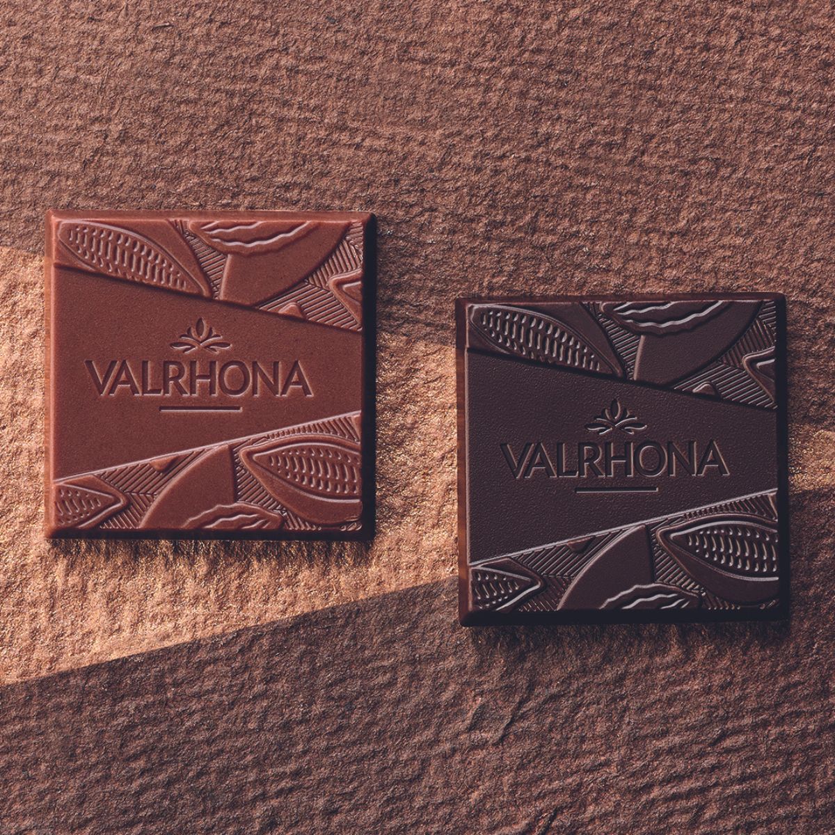 Coffret 60 carrés de chocolat noir et lait - 300g - Image 2